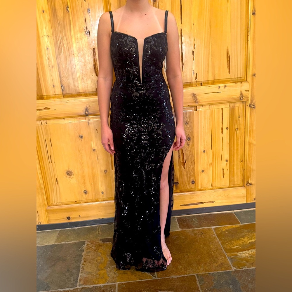 Long-sequined, black dress in size 4/6.